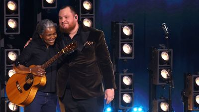 Tracy Chapman’s Fast Car Reaches No 1 On iTunes Chart