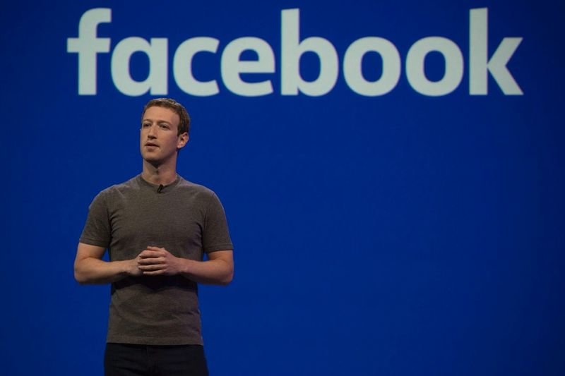Zuckerberg Hits Back At Trump Over 'anti-trump' Tweet! 1