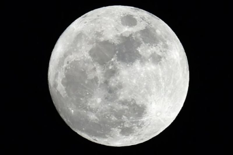 Scientists Discovered The Perfect Spot To Build Underground Colonies On The Moon 1