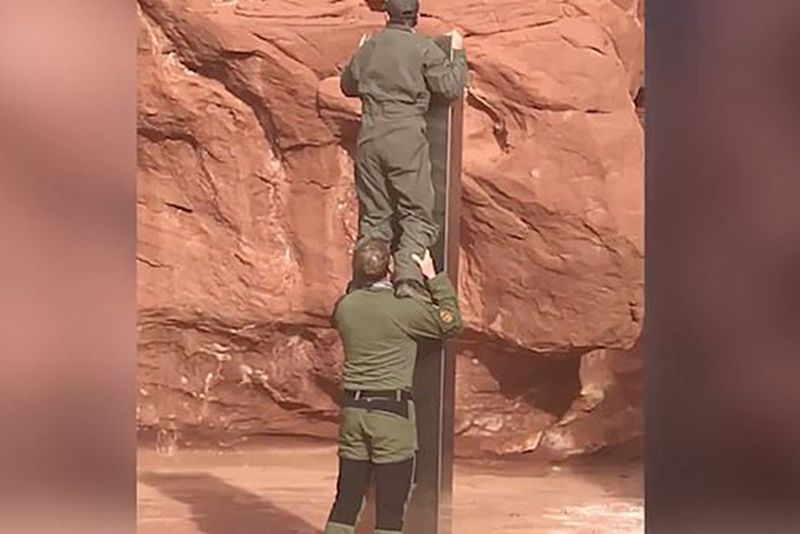 Wildlife Officials Discover A Mysterious Object In Utah Desert 1