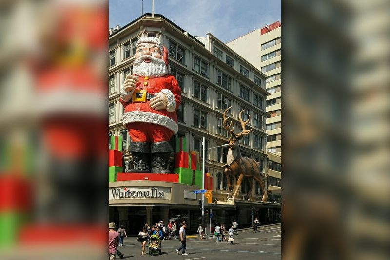 Giant Santa Decoration Of Aucklands Gets New Owner After 60 Years 1
