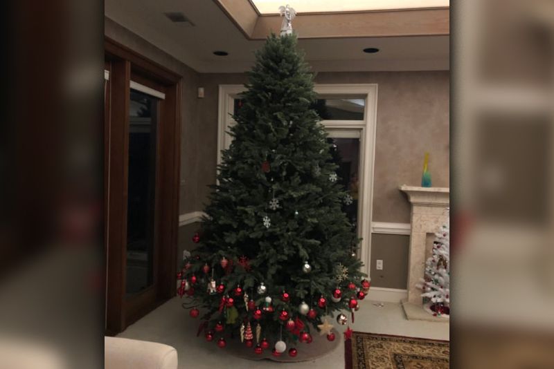Mother Shares Adorable Results After Toddler Decorates Grandma Christmas Tree 1