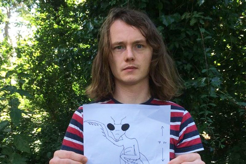 Horrified Man 'Saw A 7ft Telepathic Alien Mantis' While Cycling Home 1