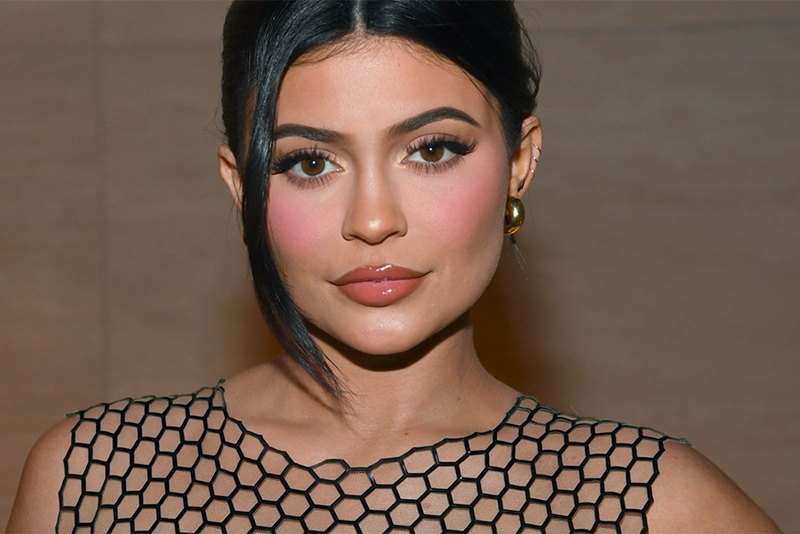 Kylie Jenner Defends Her Short Toe From Toe-Hater Fans 1