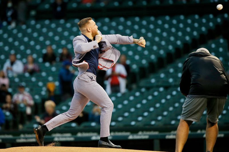 Conor McGregor Fails At Throwing First Pitch At Cubs Game 1