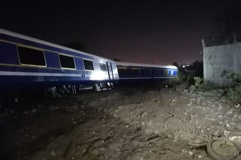Blue Train Derails 1