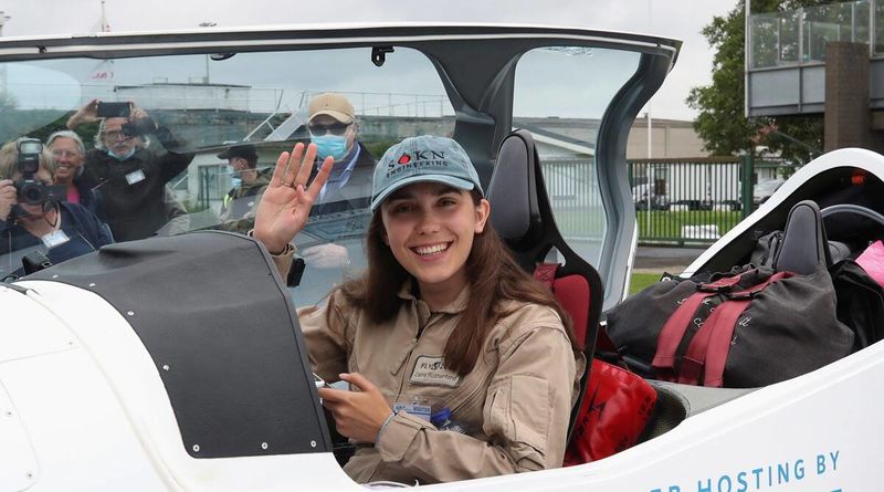 19-Year-Old Becomes World’s Youngest Female Solo Pilot 1