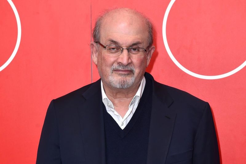 Salman Rushdie Stabbed On Stage 1