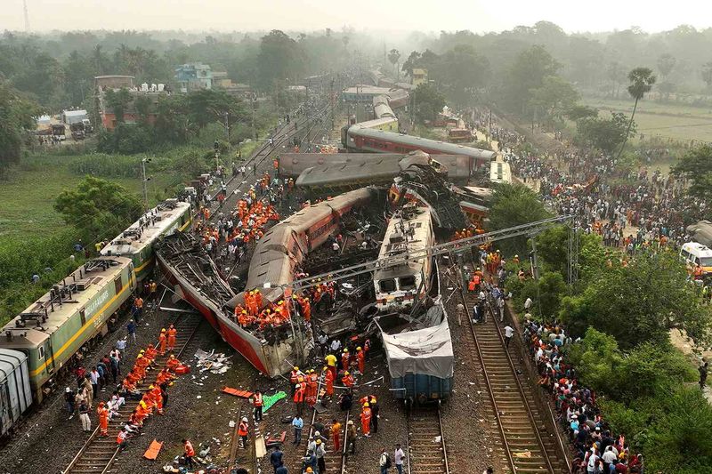 Train Crash In India Kills 280 People 1