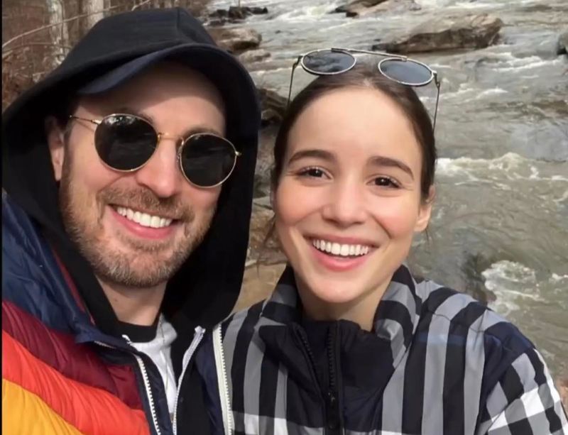 Chris Evans Is Married 1