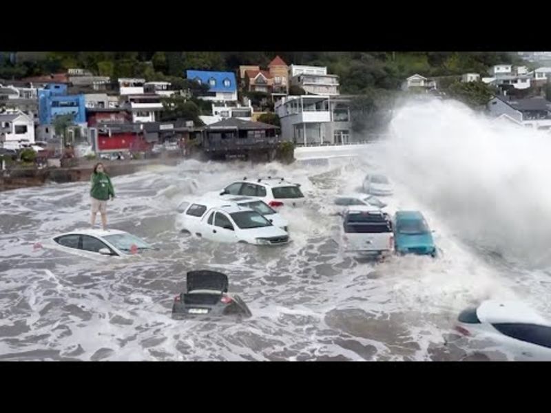 SA Coast Battered By Sea And Wind 1