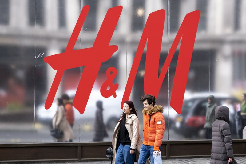 H&M To Sell Second-Hand Clothes 1