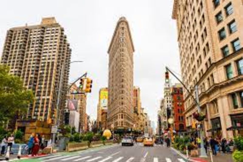 NY’s Iconic Flatiron Building To Become Apartments 1