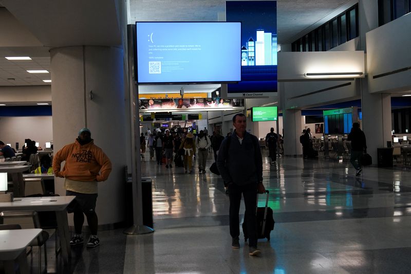 Massive Tech Outage Causes Chaos 1