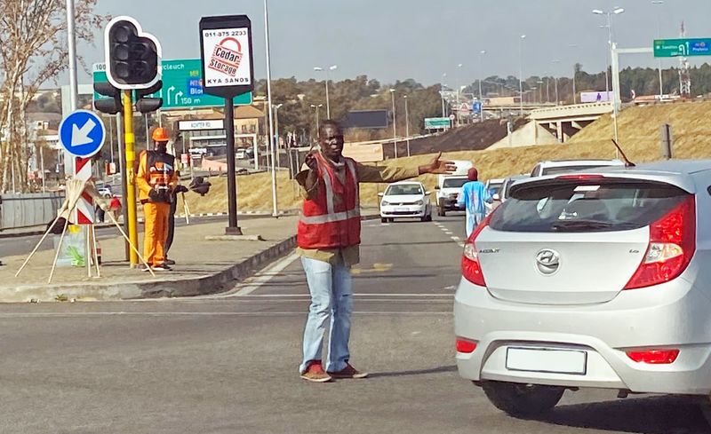 Motorists Warned Not To Trust Illegal Pointsmen 1
