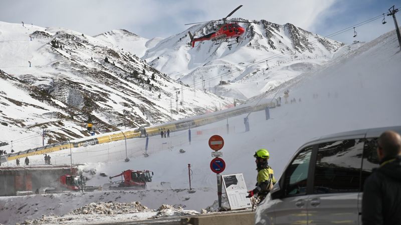 Ski Lift Collapses In Spain 1