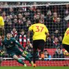 Video: Petr Cech Claims 200 Premier League Clean Sheets 4